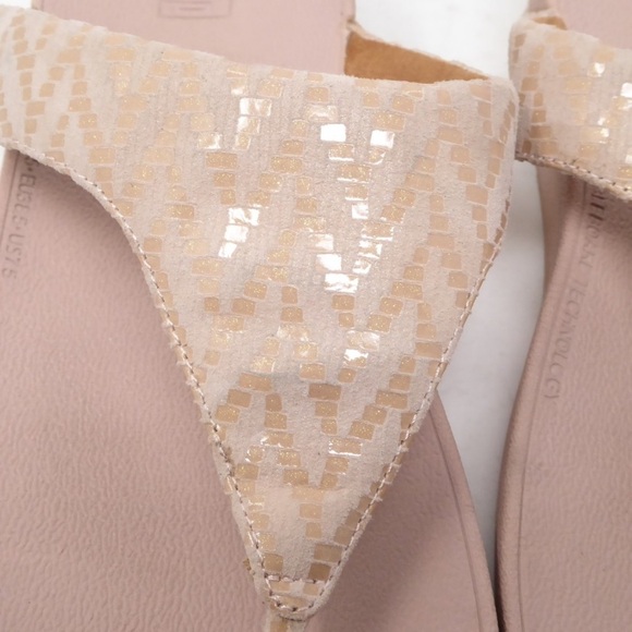 FITFLOP Sandals Lottie Chevron Shimmer Thongs Slip On Comfort Wedge Pink Size 7 - Picture 6 of 9